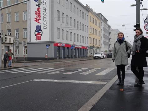 Sicher auf andere Seite Schulwegsicherheit Simmeringer Hauptstraße