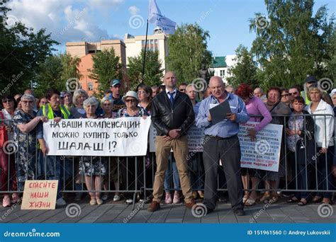 Barnaul Russia June Citizens Living In Dilapidated Houses