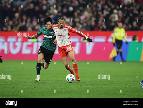 Woo Yeong Jeong Vfb Stuttgart Li Mit Leroy Sane Fc Bayern Fotograf As E