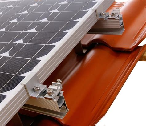 Solar Panel Grounding Lug Mounting System