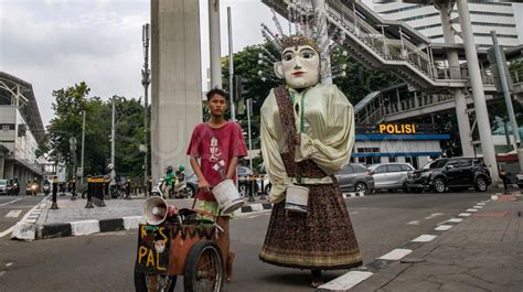 Detail Pengamen Ondel Ondel Koleksi Nomer 6