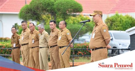 Ajak Jaga Kekompakkan Sekda Ketapang Serahkan Berbagai Penghargaan