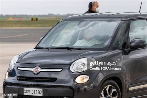 Pope Francis Car Photos and Premium High Res Pictures - Getty Images