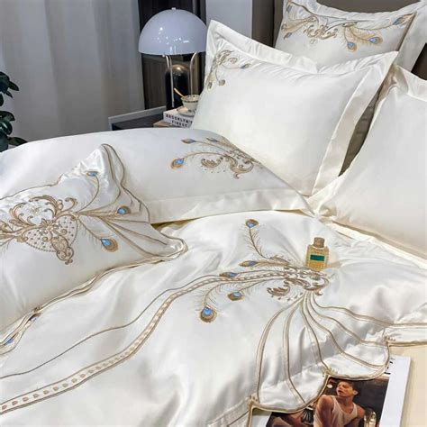 Luxury Gold Feather Embroidery Egyptian Cotton Bedding Set Yedwo Yedwo