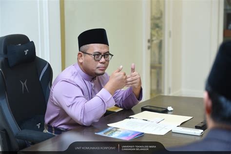 Kunjungan Hormat Pengurusan Tertinggi UiTM Ke Kediaman Rasmi Dato