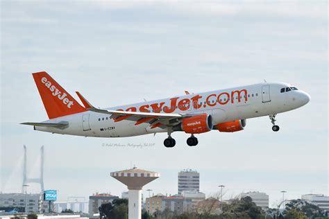 EasyJet UK G EZWV Airbus A320 214 Sharklets Cn 6177 Tfd HB Flickr