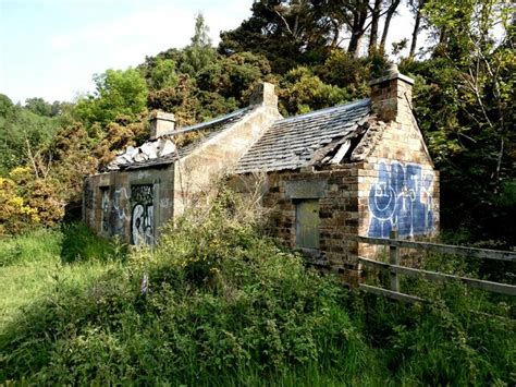 Ruined Cottage In Glencorse Oliver Dixon Cc By Sa Geograph