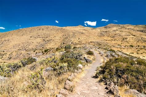 Ruta De Senderismo En El Ca N Del Colca En Per Uno De Los Ca Ones