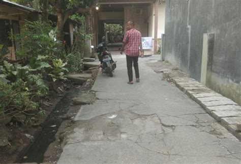 Jalan Di Gang Pakpak Rusak Dan Nyaris Amblas DPRD Medan Minta Pemko