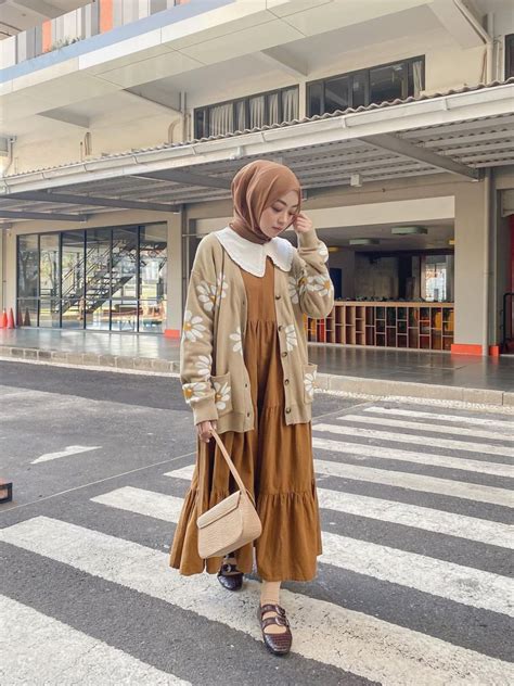 Ootd Hijab Dengan Knitwear Ala Meirani Amalia Putri