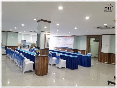 Rental Meja Meeting Memanjang Siap Setting Jakarta