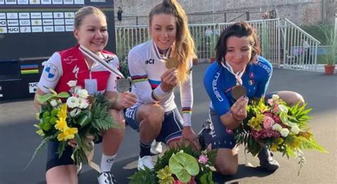 MONDIALI GRAVEL 2022 PAULINE FERRAND PRÉVOT FA LA STORIA BRONZO PER