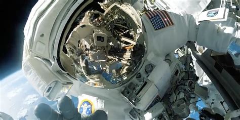 Spacewalks on the ISS Look Stunning and Terrifying in this New ESA ...