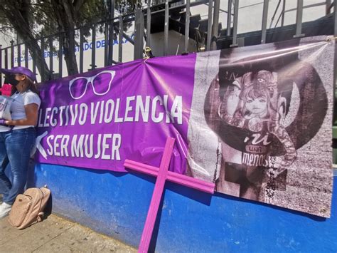 Mujeres Se Encadenan Para Mostrar Violencia Institucional En Oaxaca