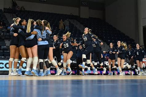 Volleyball Claims First Be Tourney Win In Five Years With 3 2 Defeat Of