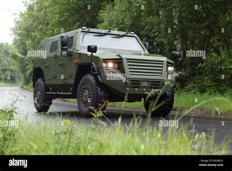 Gepanzertes Fahrzeug Hi Res Stock Photography And Images Alamy