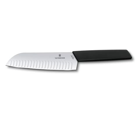 Nóż Santoku ostrze ryflowane 17 cm czarny VICTORINOX 6 9053 17KB