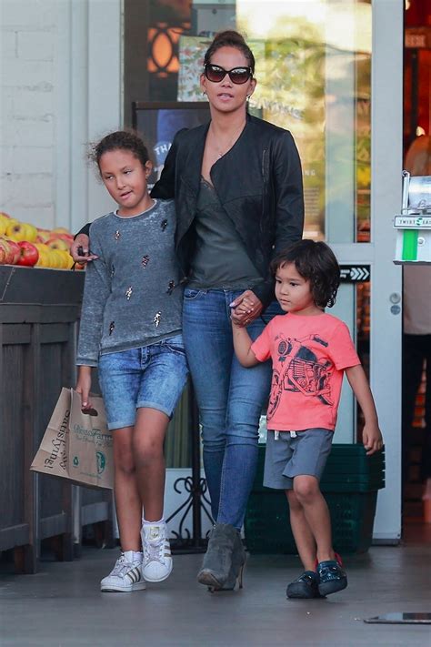 Halle Berry Nahla Aubry And Maceo Rodriguez Sandra Rose