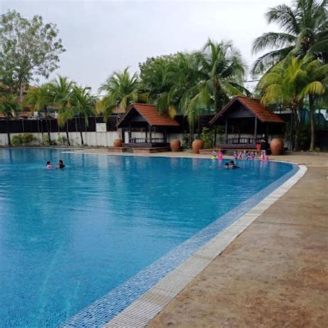 10 Best Swimming Pool in Putrajaya 2024 | Relax with a View