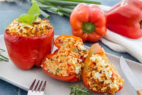 Gef Llte Paprika Mit Reis Und Feta Rezept Eat De