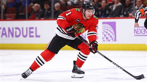 Hall ready to contribute for Blackhawks after recovering from knee ...