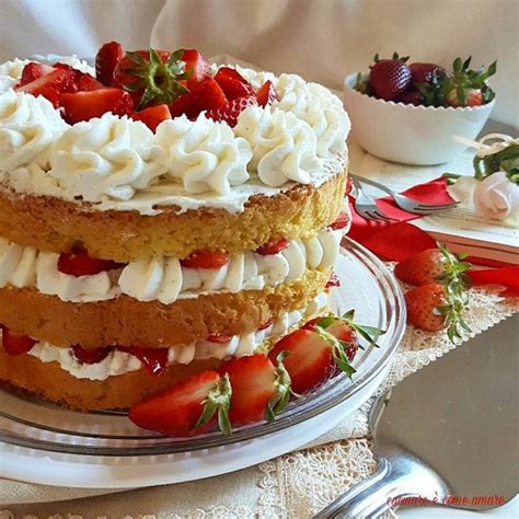 Naked cake con crema al mascarpone e fragole Cucinare è come amare