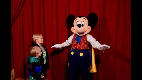 Talking Mickey Mouse At Magic Kingdom Meeting Mickey At Disney World 1 3 18 Youtube