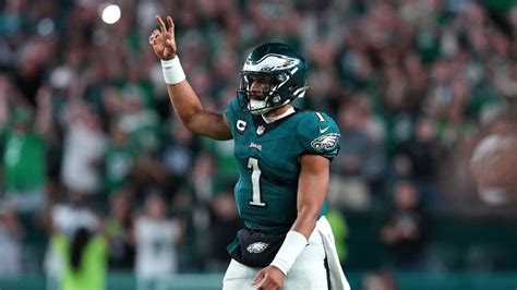 Jalen Hurts Eagles Hold Off Fumble Prone Vikings