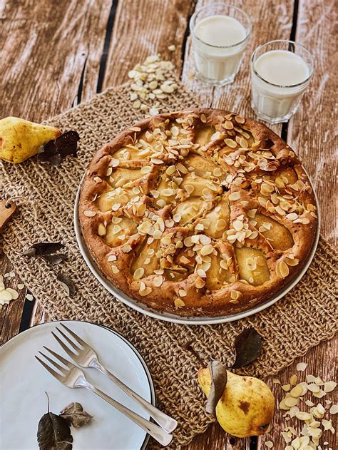 Birnenkuchen mit Schokoladenstückchen und Mandeln Fashion Kitchen