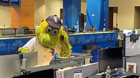 Chicago White Sox Mascot Southpaw Crashes The NBC 5 Morning News – NBC ...