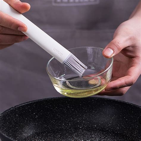 Bbq Baking Cooking Kitchen Silicone Brush • Mangoms