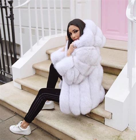 Pin By Torbicaaa On IG Beauties Fur Coat Outfit Leather Leggings