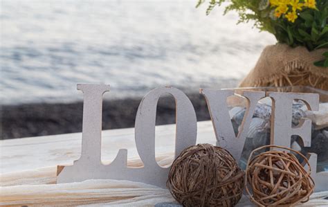 A Romantic Beach Proposal In Santorini Santorini Photographer Pre