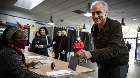 Résultats législatives Philippe Poutou qualifié de justesse au second