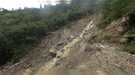 Uttarakhand Landslide Near Rishikesh Badrinath Nh Thousands Feared Stranded Firstpost