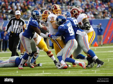 Colt mccoy giants hi-res stock photography and images - Alamy