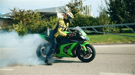 How To Do A Burnout On A Motorcycle Zx10r Youtube