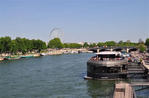 Pont des Invalides, East view. : paris