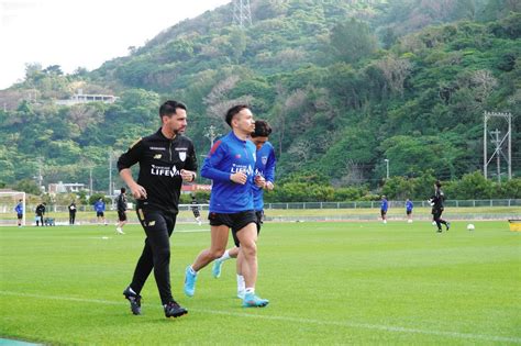 【fc東京】長友佑都がキャンプ合流「タイトルを取りたい、シャーレを掲げたい」契約更新の経緯明かす：中日スポーツ・東京中日スポーツ