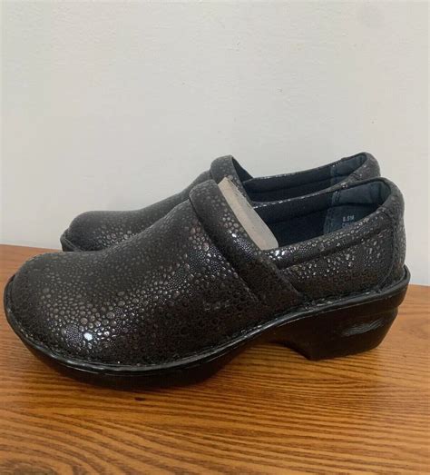 Boc Born Concept Peggy Black Pebbled Texture Clog Mul Gem