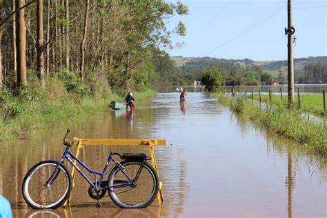 Rio Dos Sinos Come A A Transbordar E Deve Causar Preocupa O Ao Longo