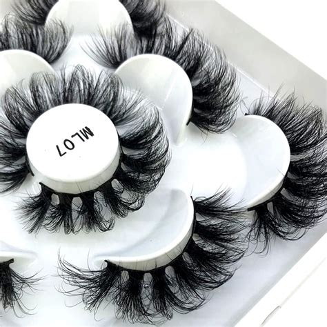 Amazon HBZGTLAD 20 Pairs 3D Mink Lashes Natural False Eyelashes