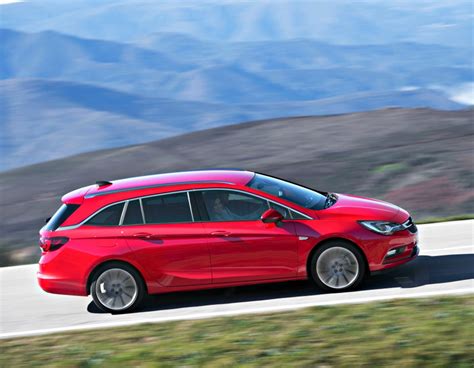 Opel Astra Station Wagon La Prova Del Fatto It L Auto Dell Anno