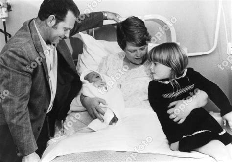 Test Tube Sisters Louise Brown And Natalie Brown With Their Parents