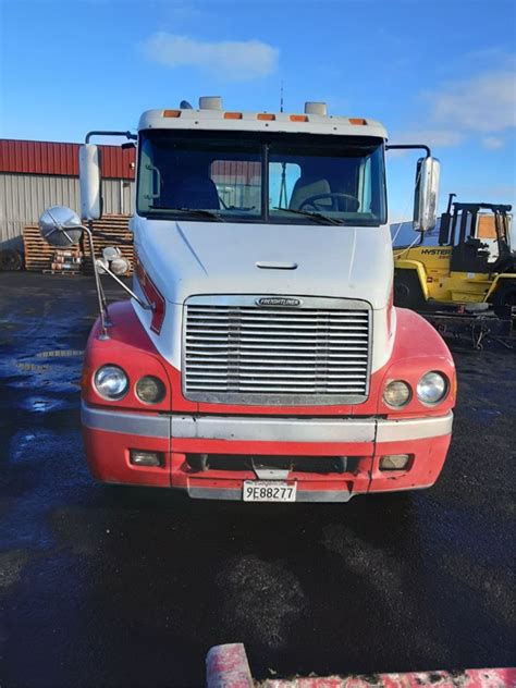 Salvage 2002 Freightliner Century 112 Truck Tractor