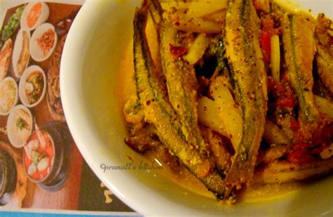 Delicious Recipes 4m Pranati's Kitchen: Smelt fish curry desi touch..:)