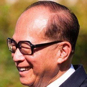 Li Ka-shing - Age, Family, Bio | Famous Birthdays