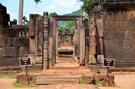 There And Back Again Days In Asia Banteay Srei The Lady Temple