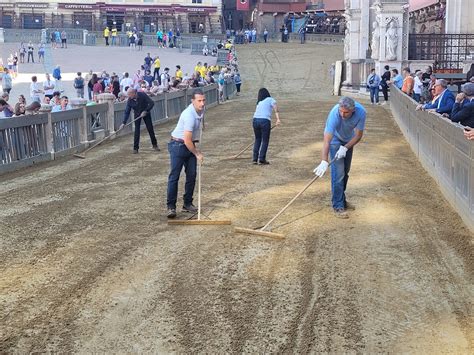 Palio In Sessanta Al Lavoro Per Sistemare Il Tufo Dopo Il Maltempo