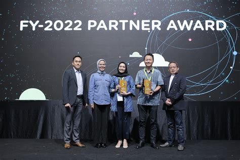 Nutanix FY 2022 Top Distributor Commercial Synnex Metrodata Indonesia